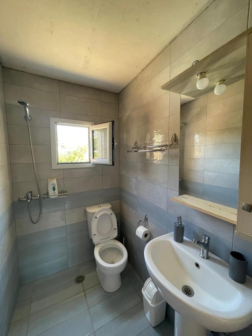 Gezos Apartment Химар Екстериор снимка